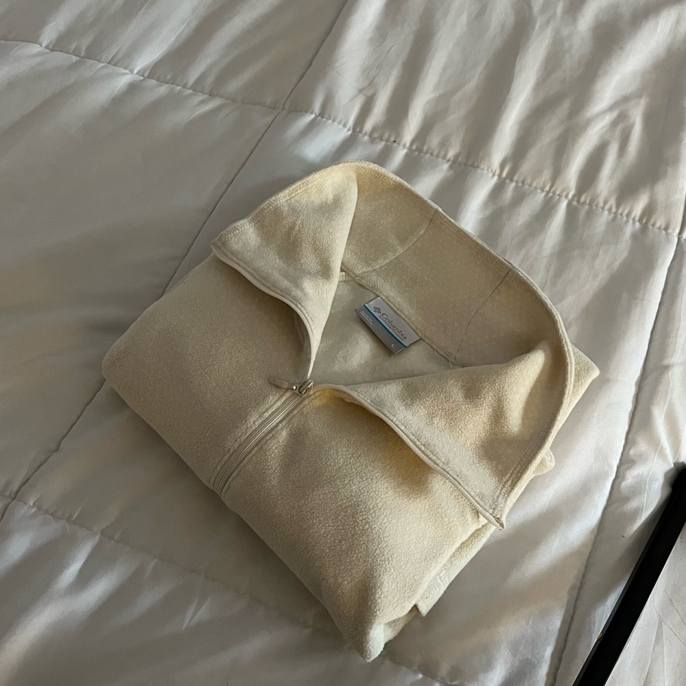 Womens Columbia pullover top! Super soft and no flaws!